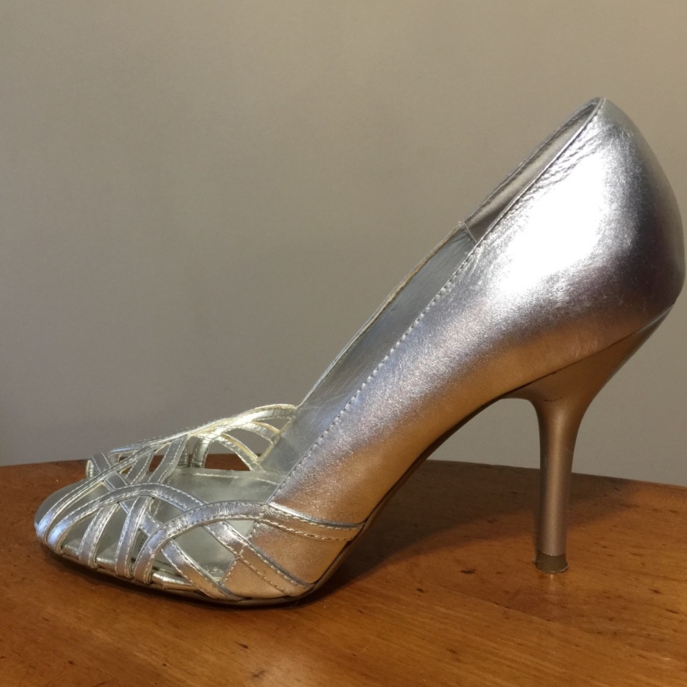 Steve Madden leather heels size 6.5!